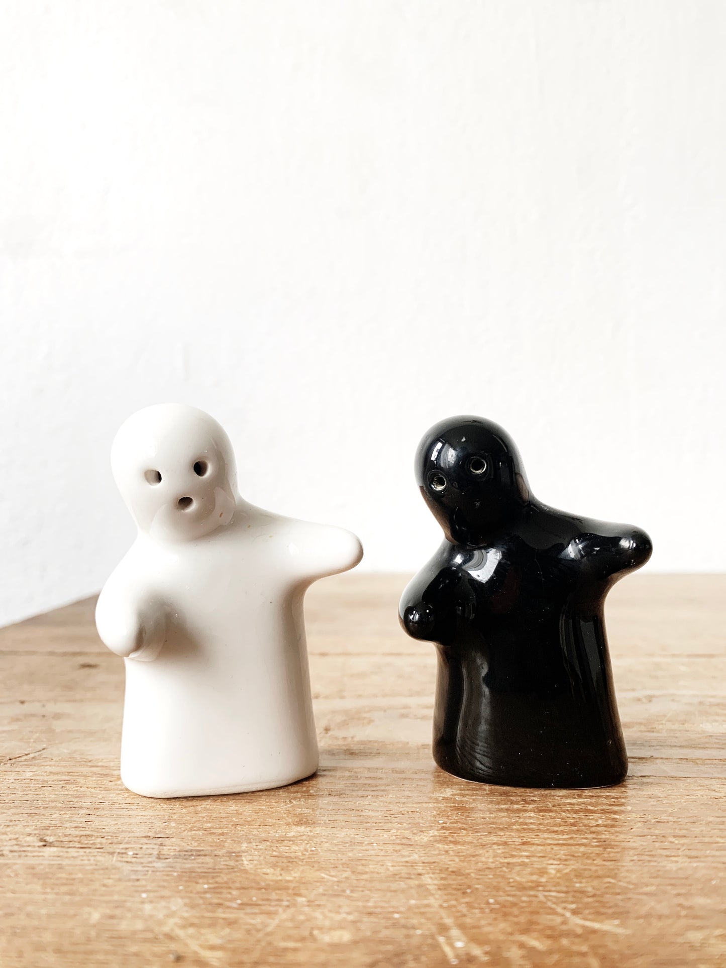 Vintage Hug Salt and Pepper Shakers
