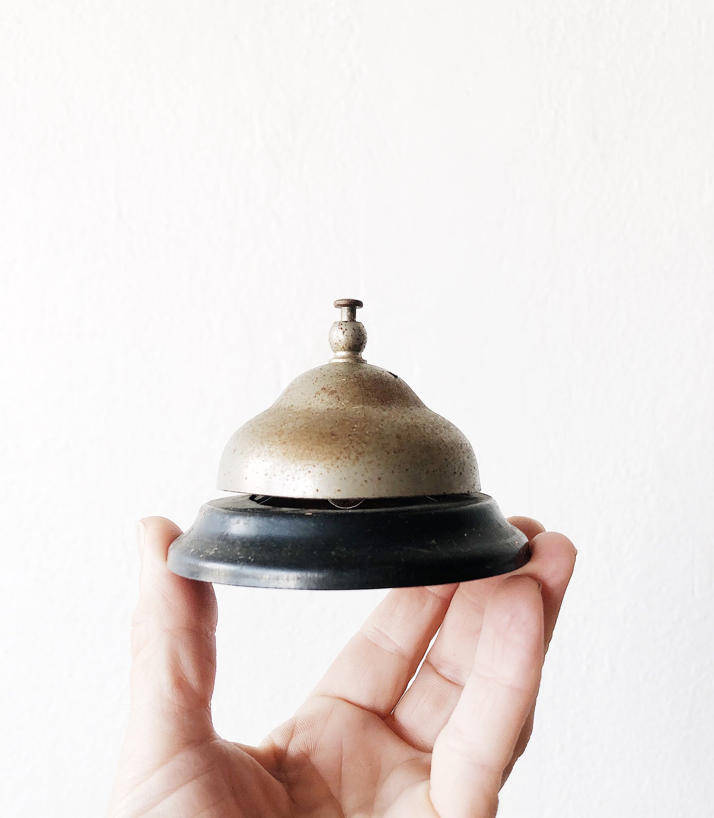 Vintage Hotel Bell