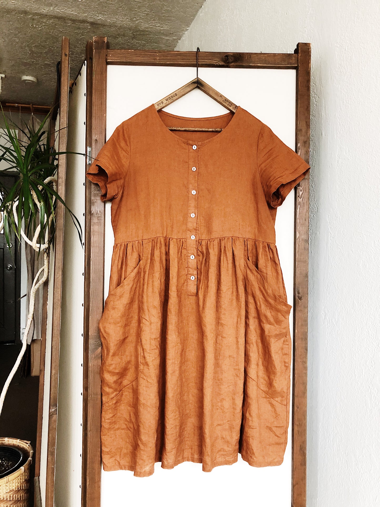 Nutmeg Linen Dress