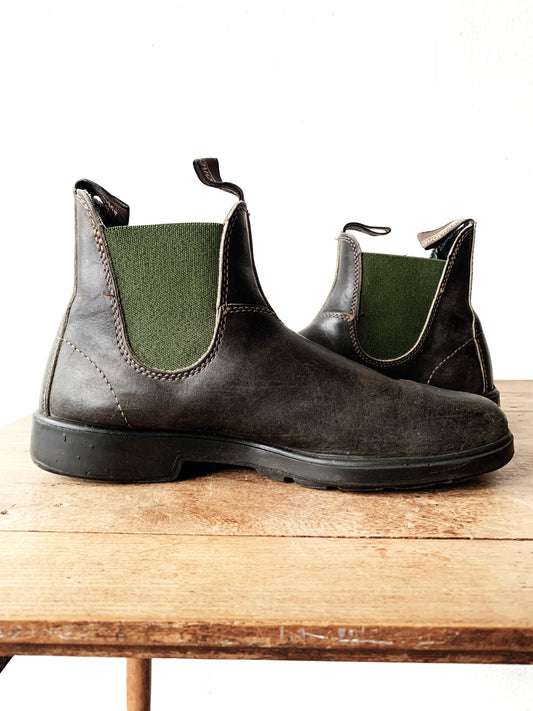 Original 519 Blundstones in Stout Brown