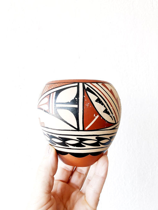 Vintage Native American Jemez Pot