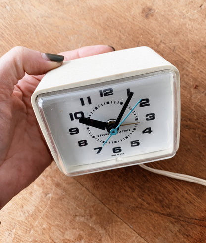 Vintage GE Electric Clock