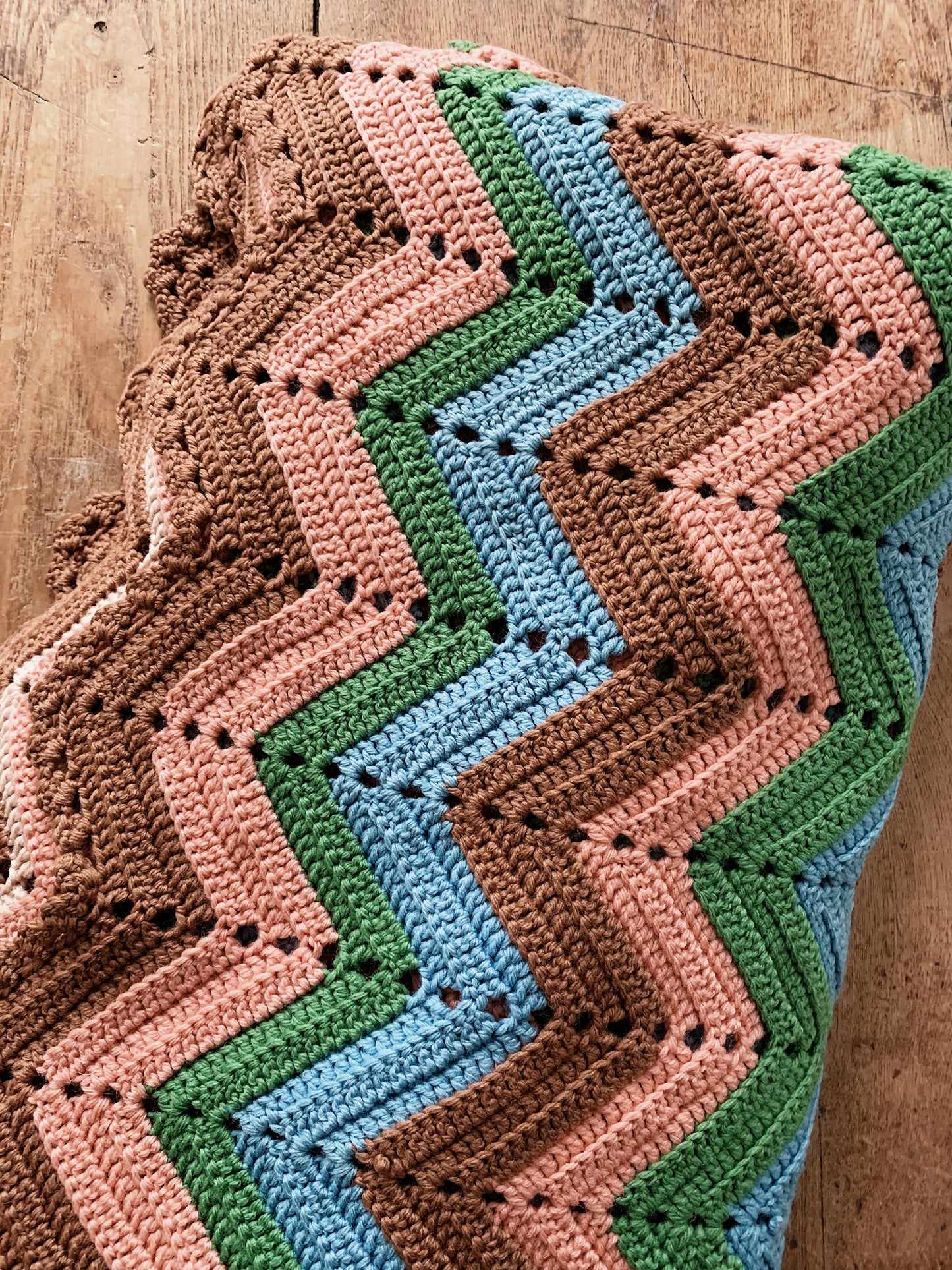 Vintage Zigzag Crochet Afghan