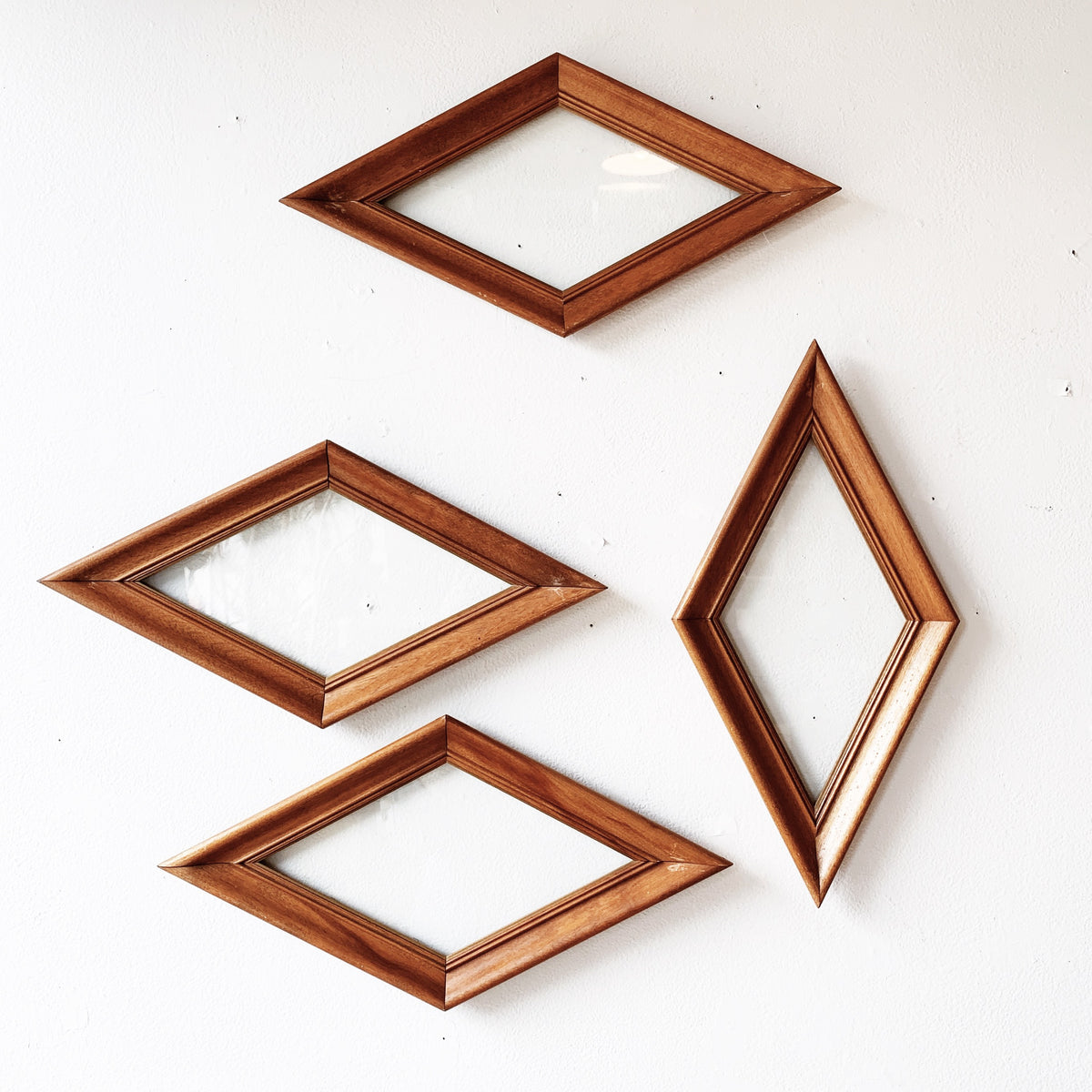 Elegant wooden frame with sparkling lab, diamond ice trim.New Seafuloy Silver 36 in. W x 24 in. H Modern Rectangle Metal  main image 2