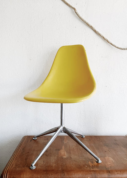 Vintage Sunny Yellow Chair