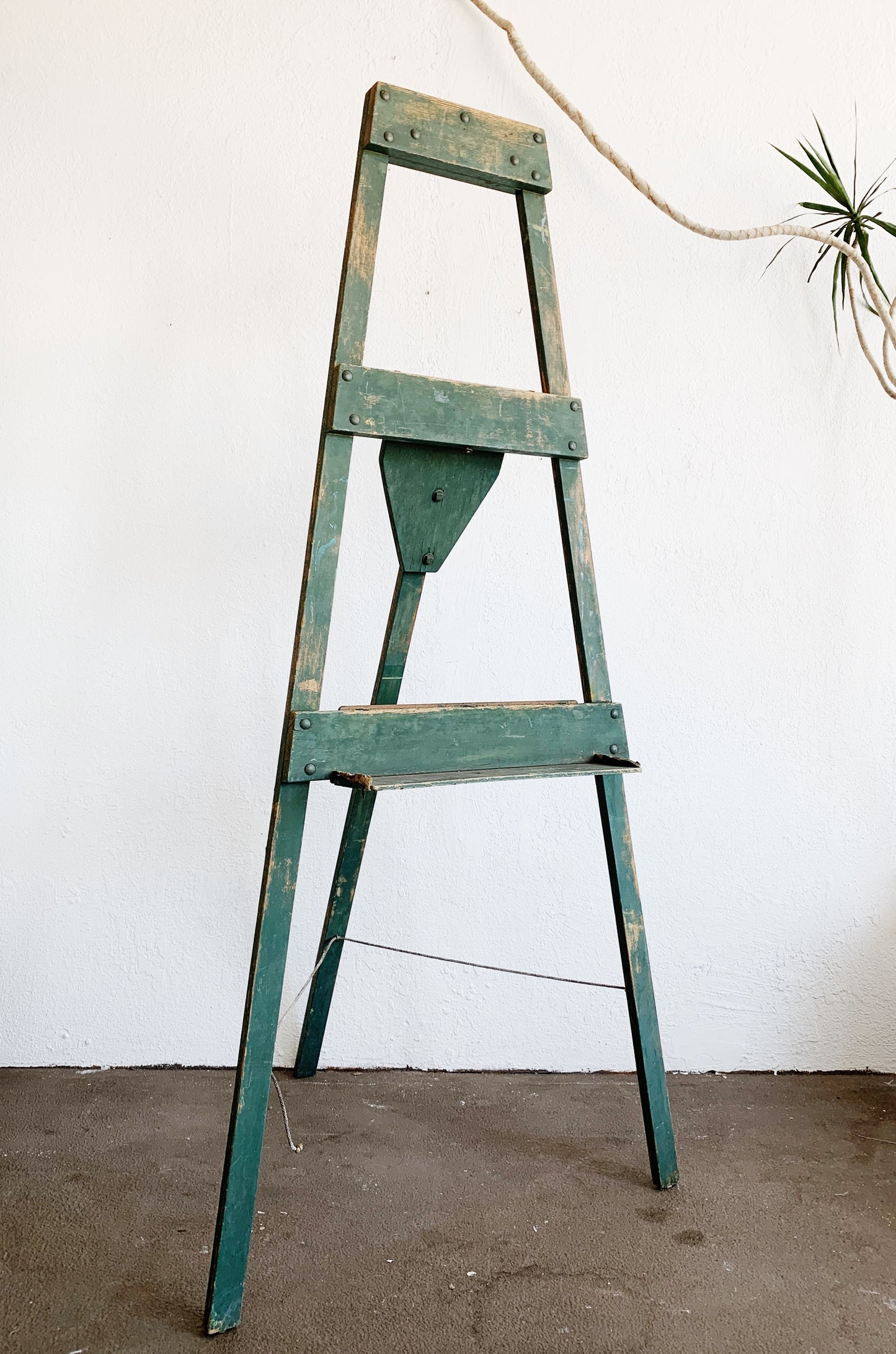 Vintage Wood Easel
