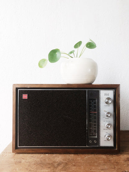 Vintage Toshiba AM/FM Radio