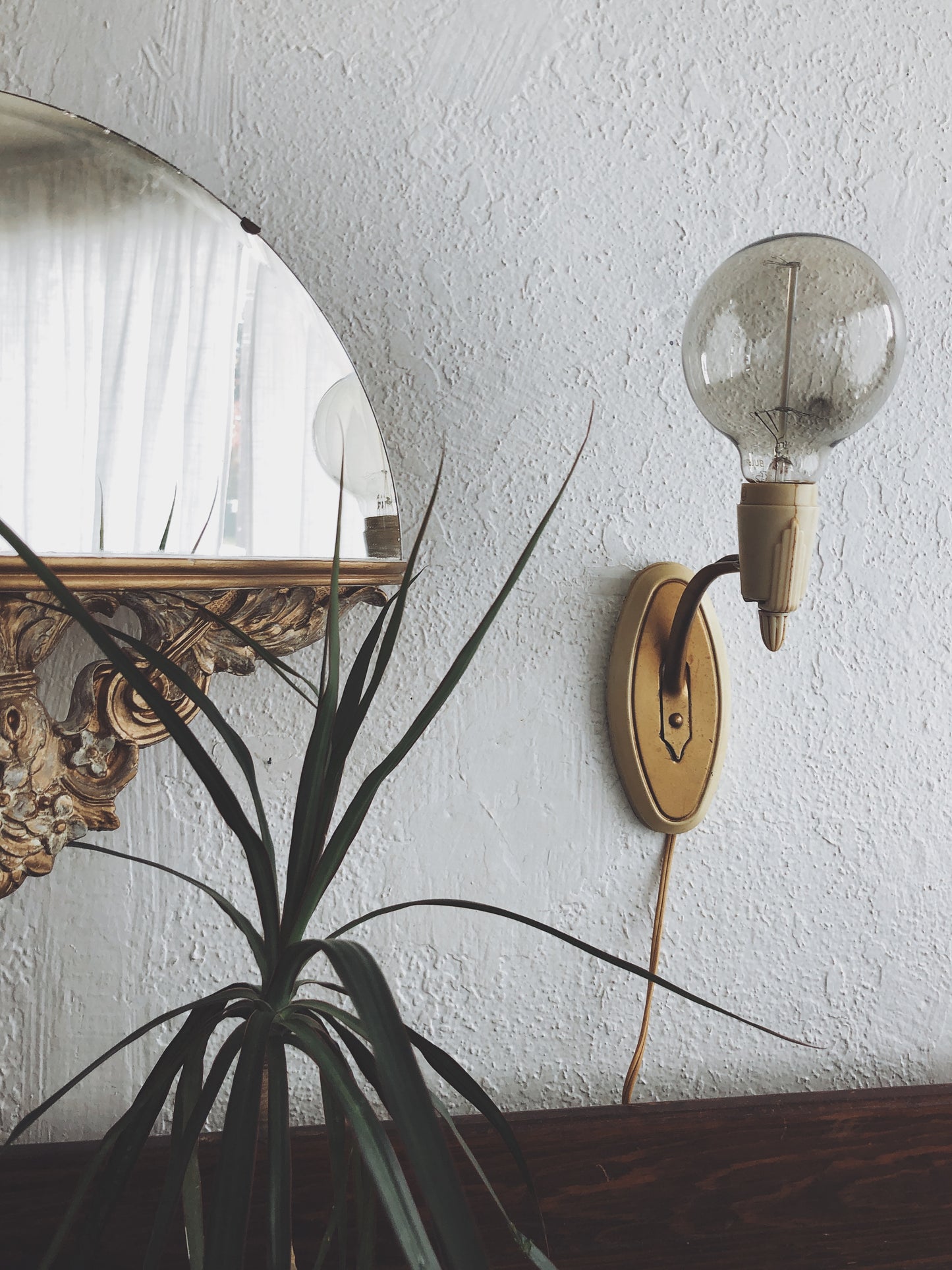 Mid Century Bakelite Deco Sconce