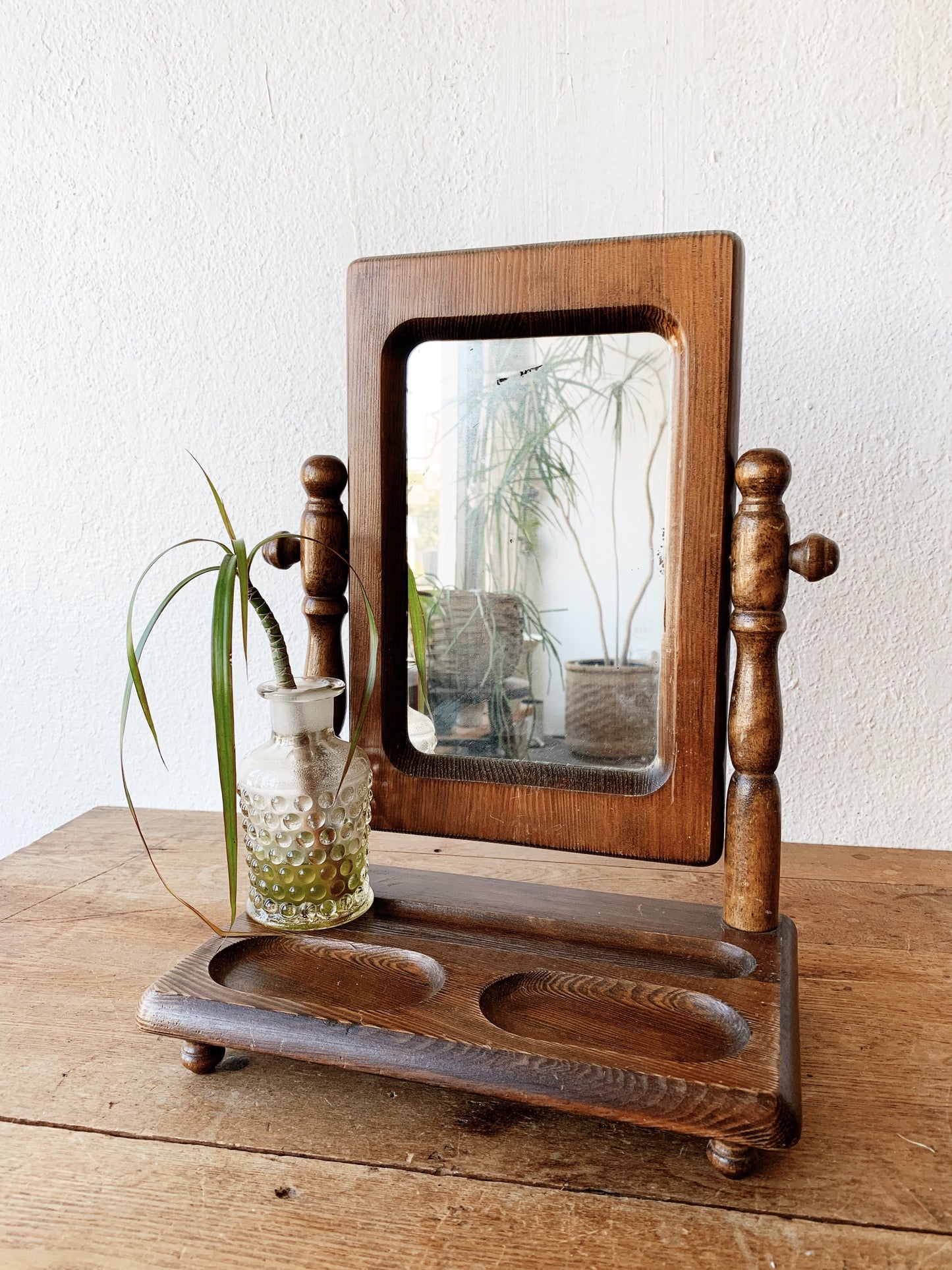 Vintage Table Top Mirror/Jewelry Holder