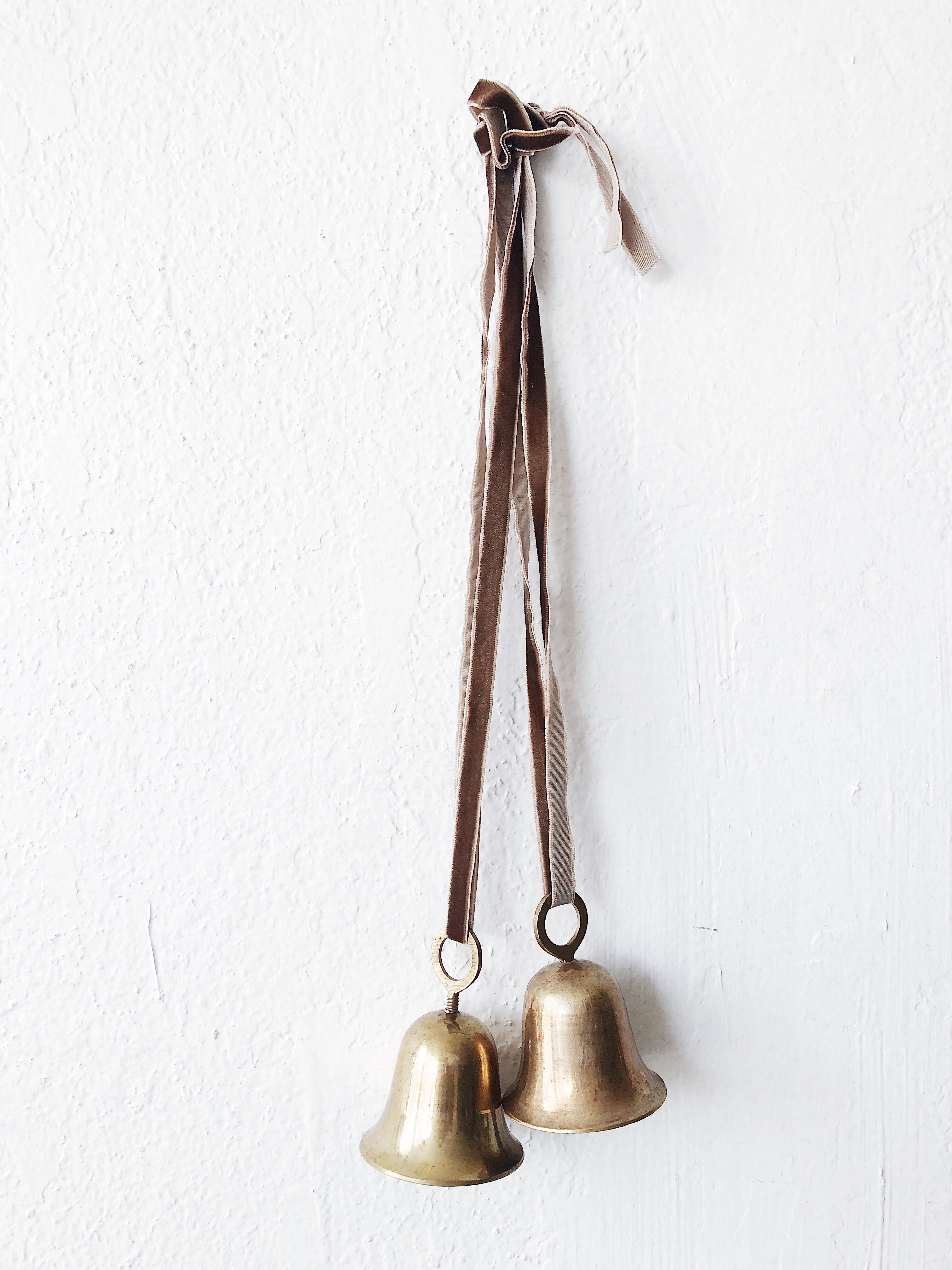 Vintage Brass Bell on Velvet - Thumbnail 3