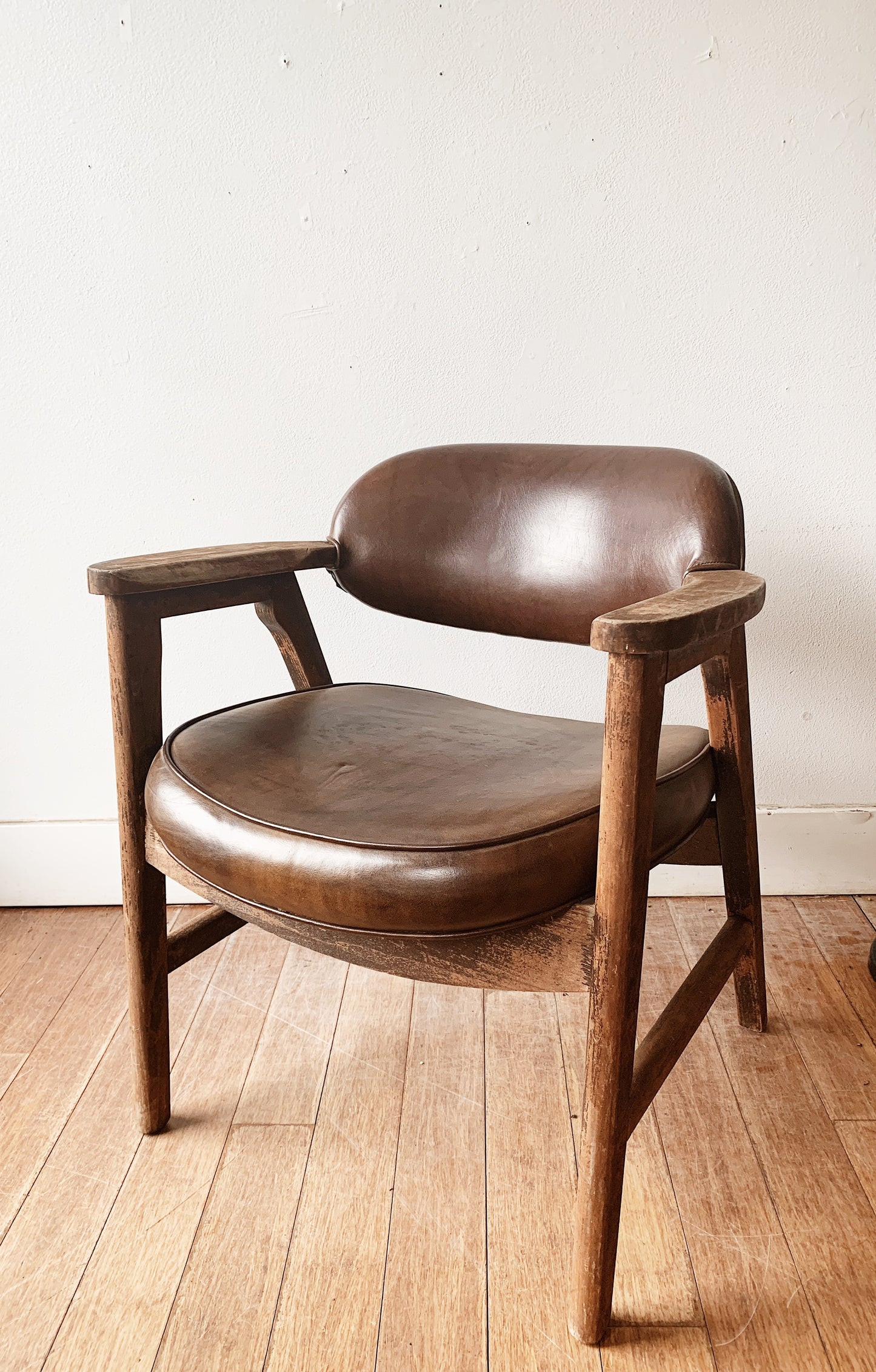 Vintage Gunlocke Style Chair