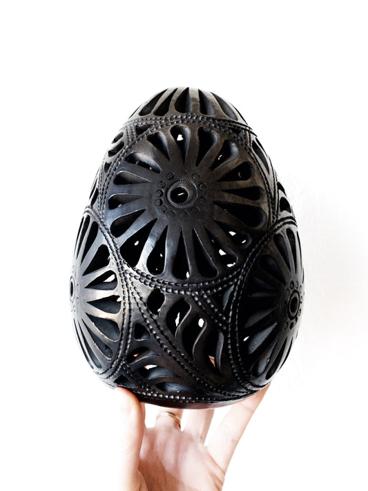 Cutout Black Clay Luminary