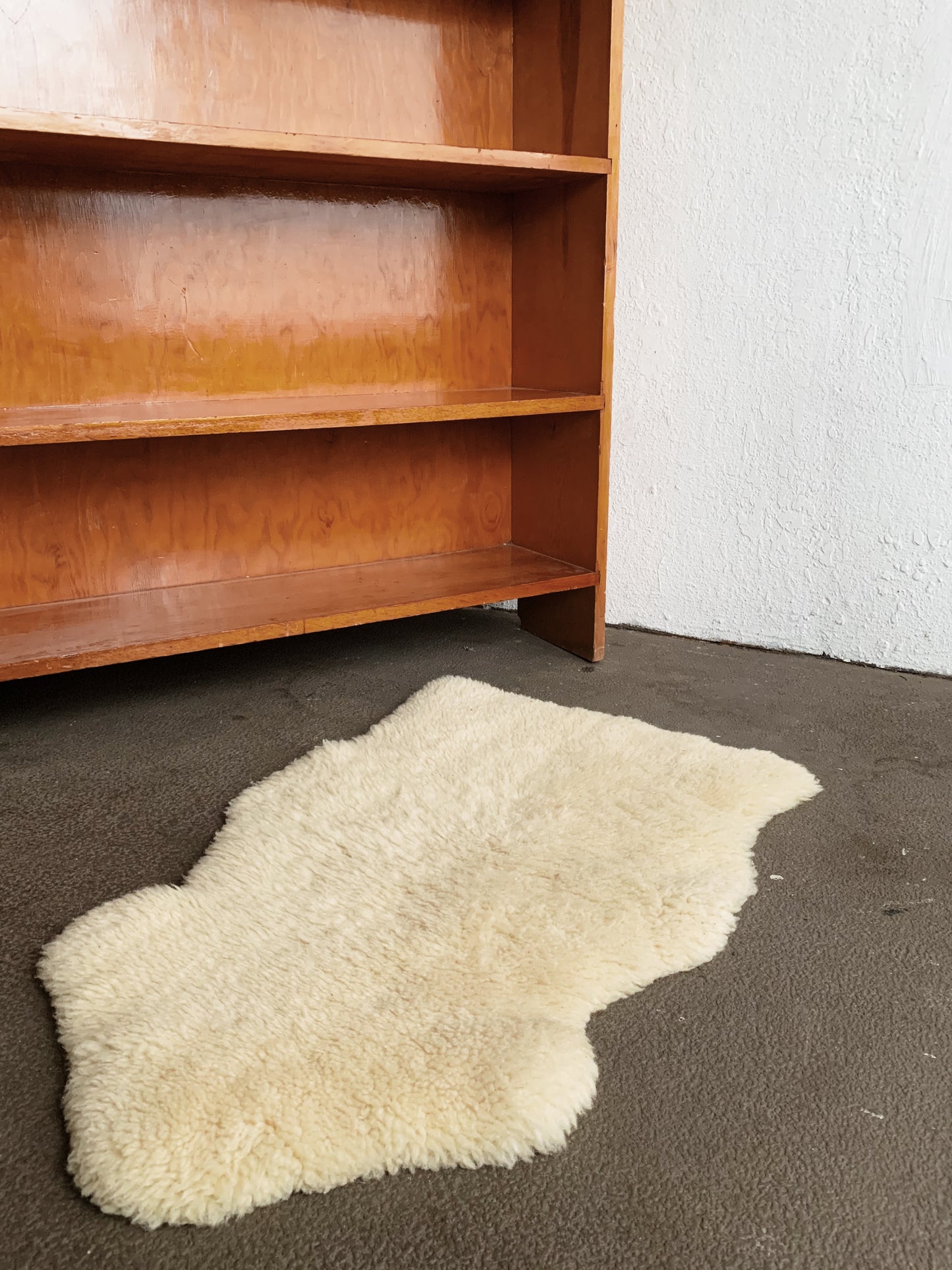 Natural Wool Sheepskin Rug