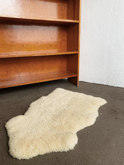 Natural Wool Sheepskin Rug