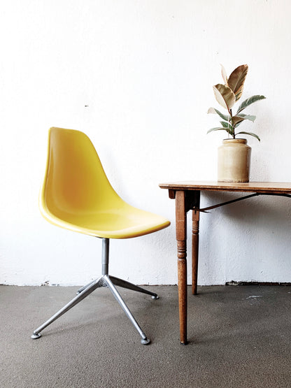 Vintage Sunny Yellow Chair