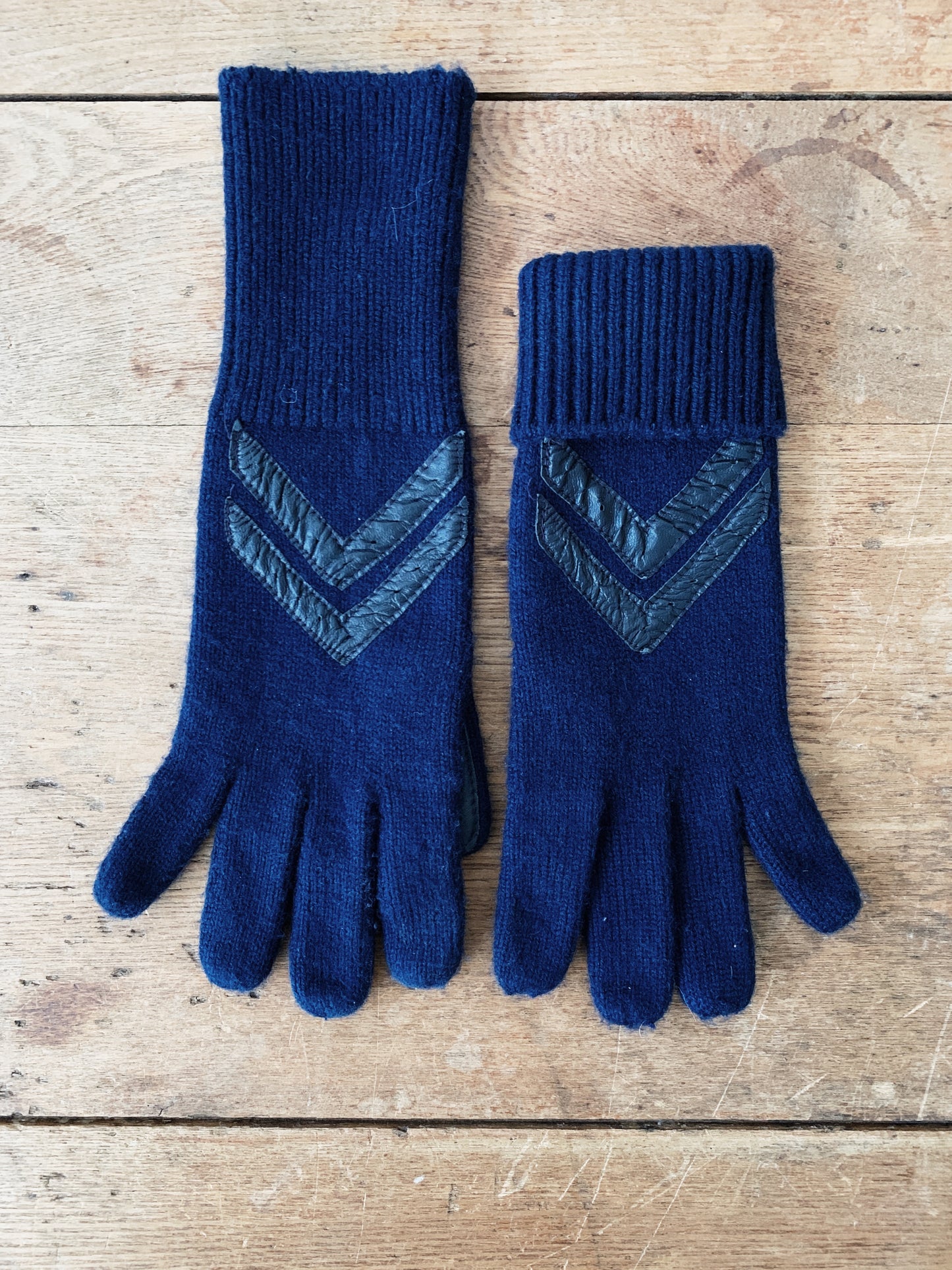 Vintage Knit Gloves with Leather