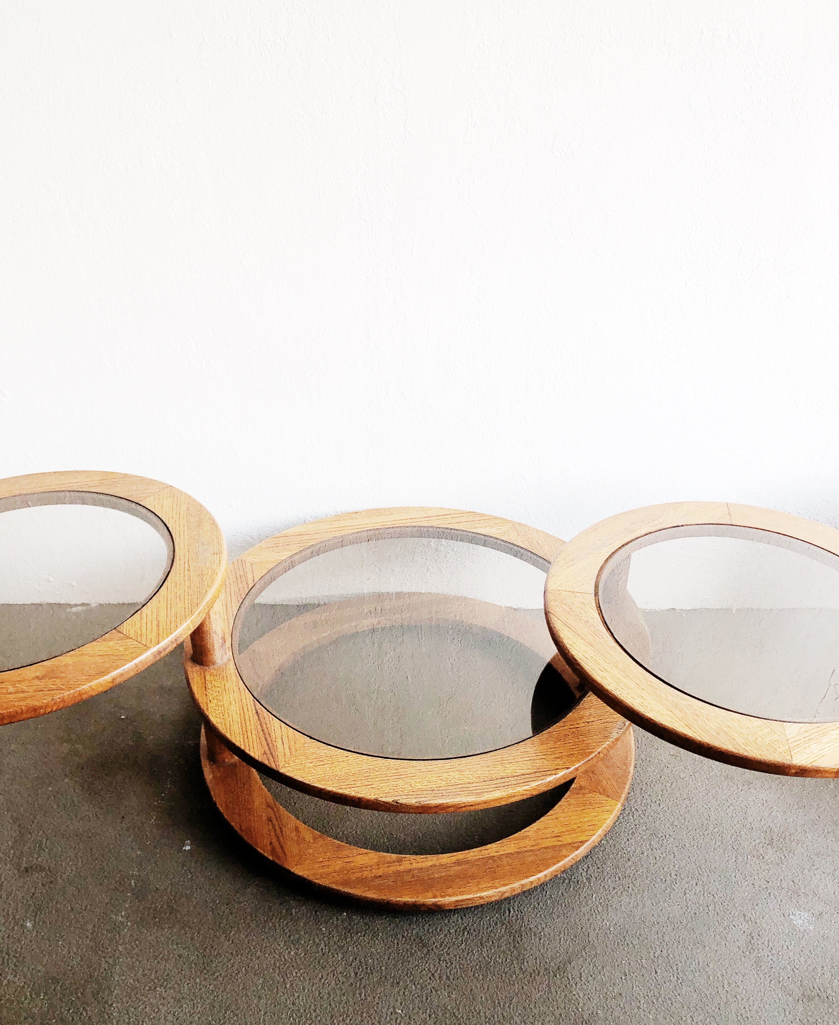 RESERVED BLOMSTER Vintage Expanding Circular Coffee Table - Thumbnail 4