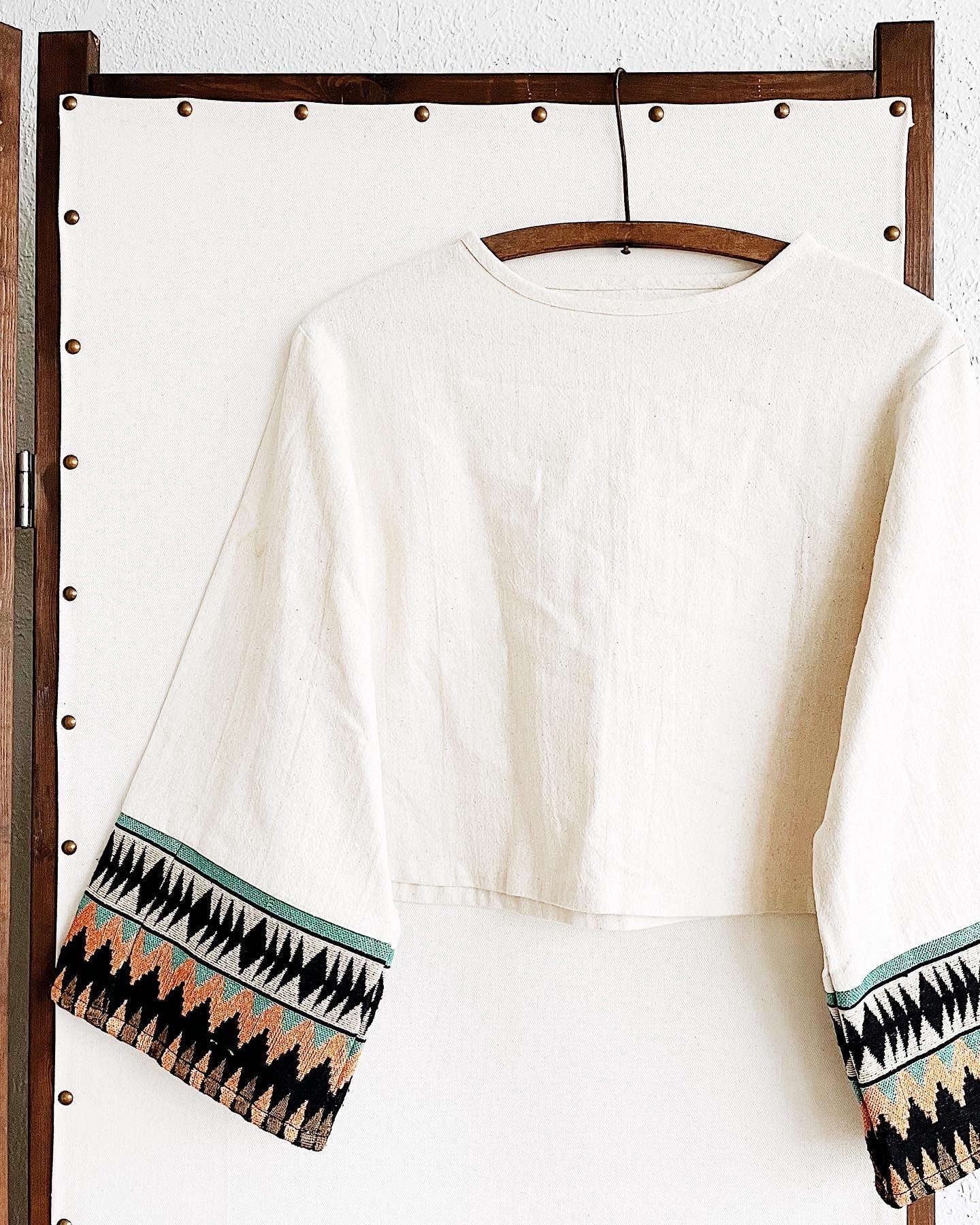 Tapestry Sleeved Muslin Crop