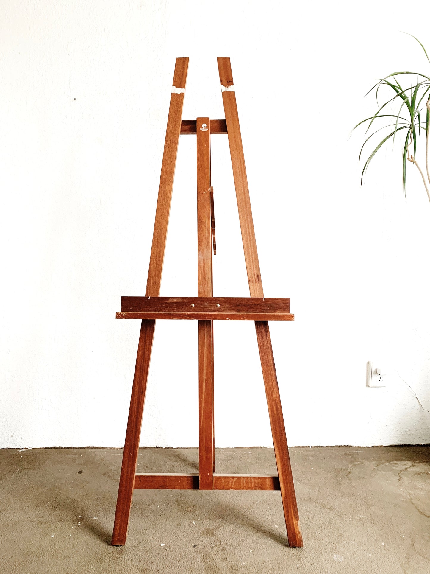 Vintage Grumbacher Floor Easle