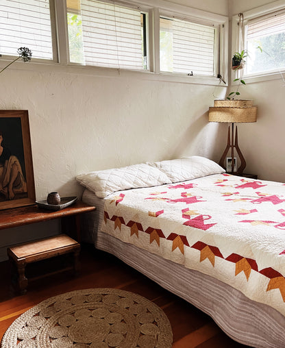 Vintage Flower Vase Cotton Quilt