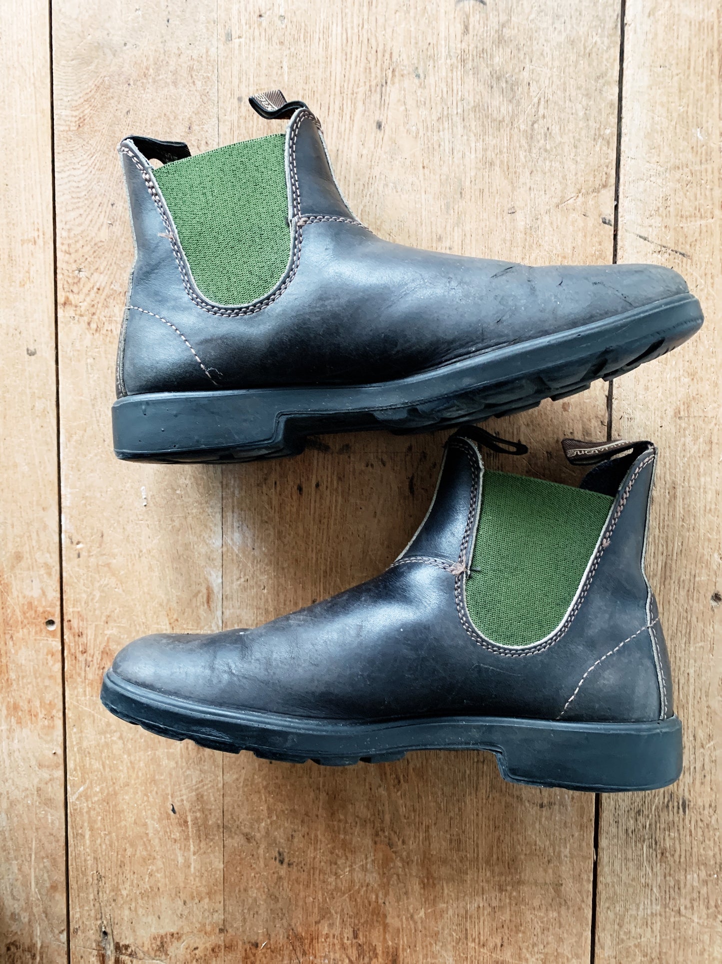 Original 519 Blundstones in Stout Brown