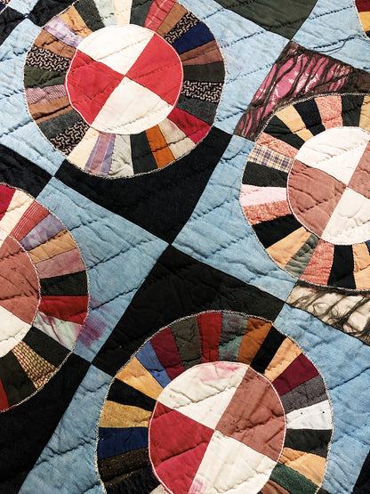 Antique Wagon Wheel Quilt Circa 1900