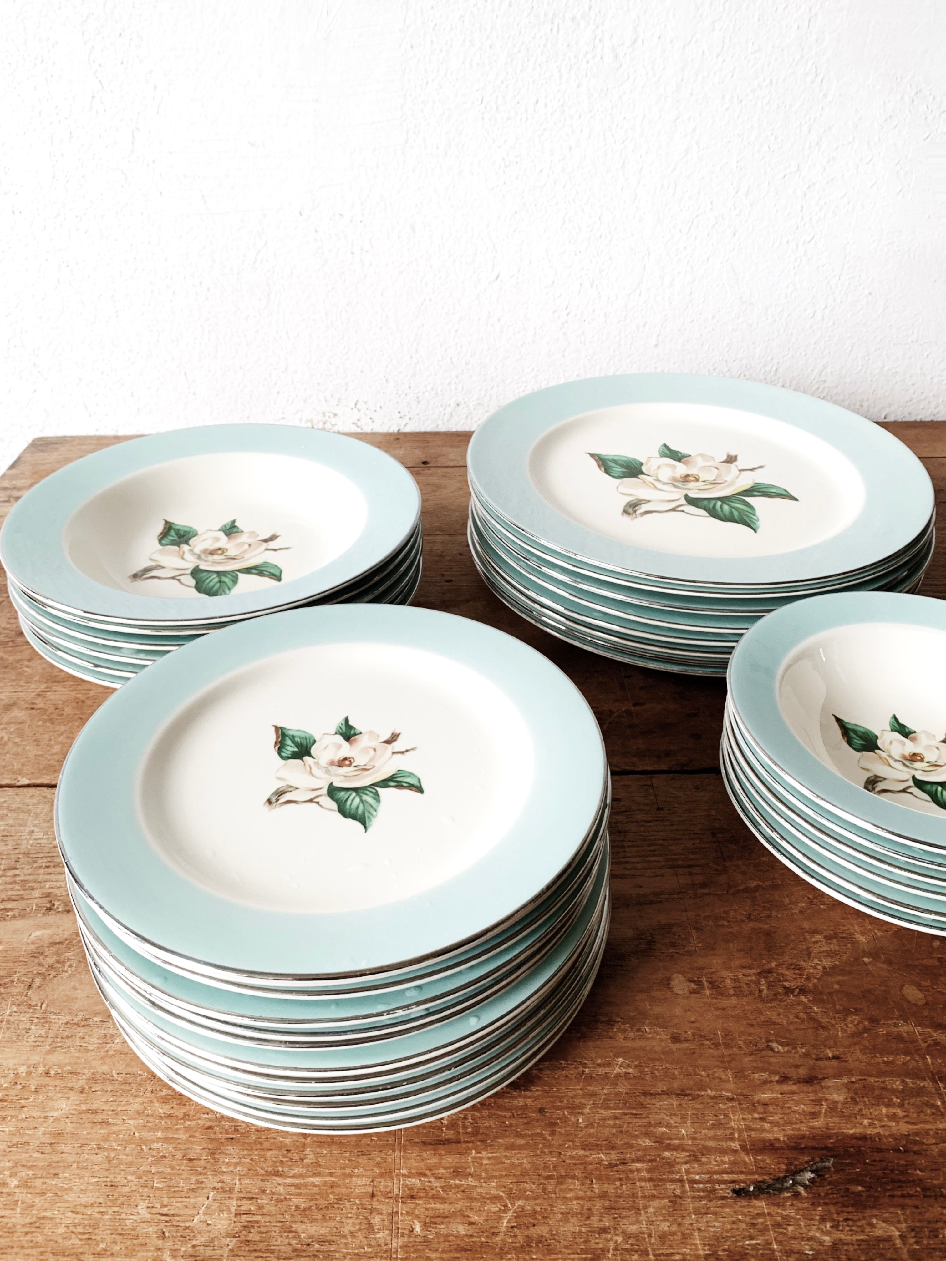 Mid Century Homer Laughlin 32 Piece Magnolia Set