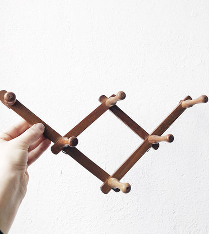 Unique V Accordion Rack