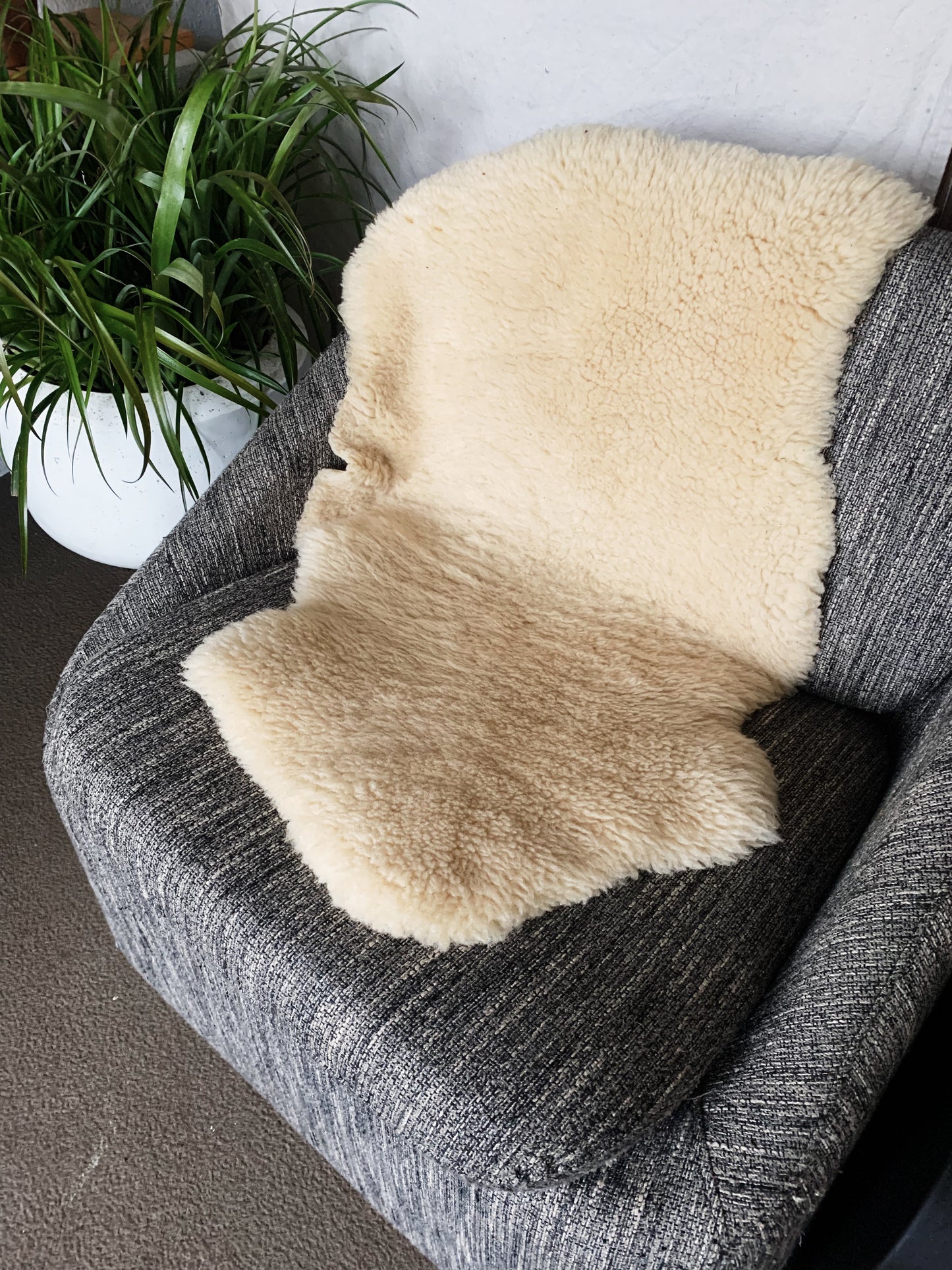 Natural Wool Sheepskin Rug