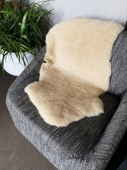 Natural Wool Sheepskin Rug