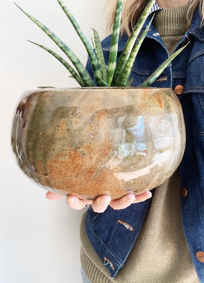 Large Stoneware Pot with Drainage