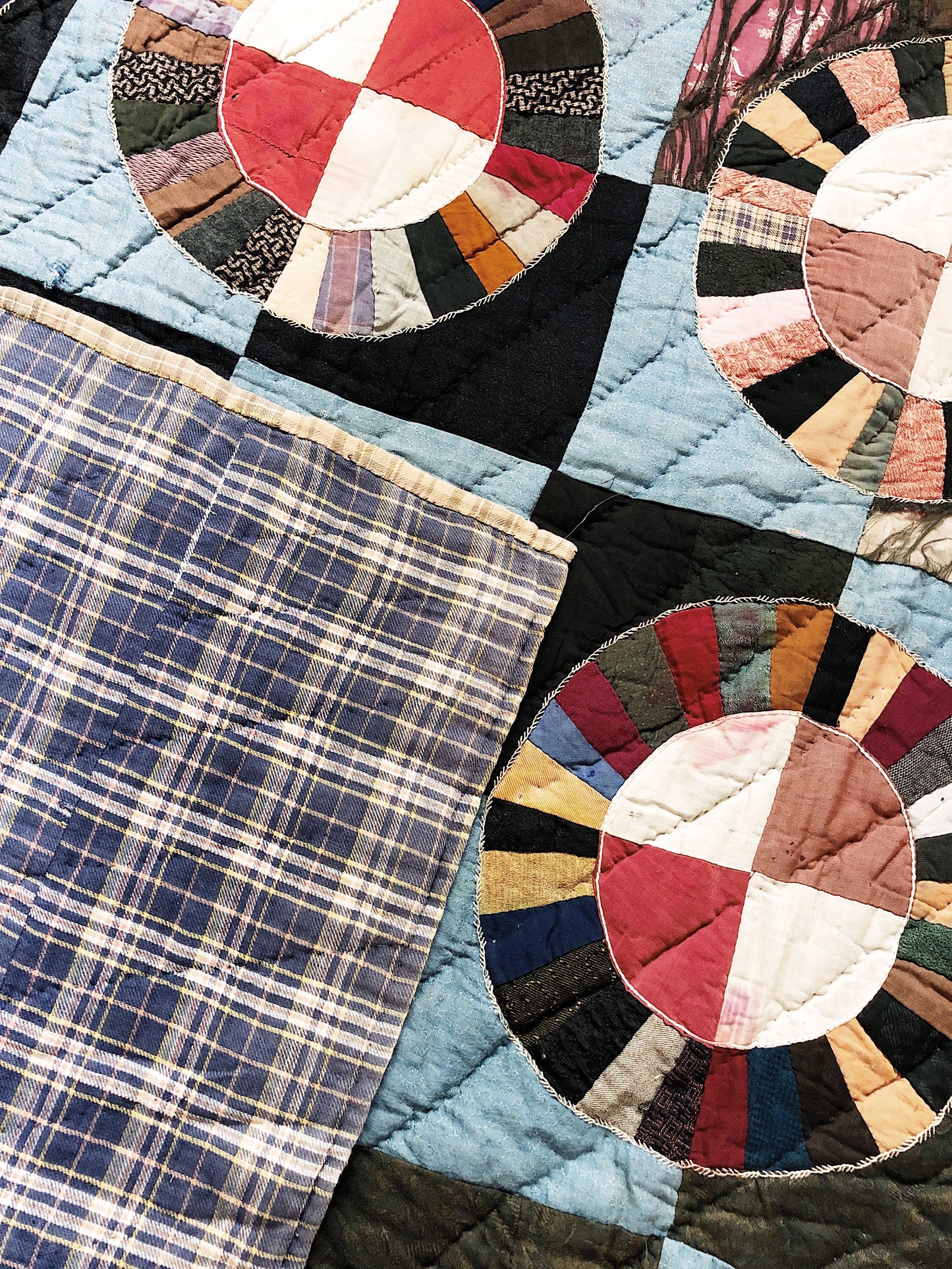 Antique Wagon Wheel Quilt Circa 1900