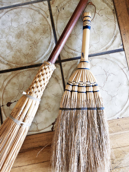 Vintage Hand or Hearth Broom