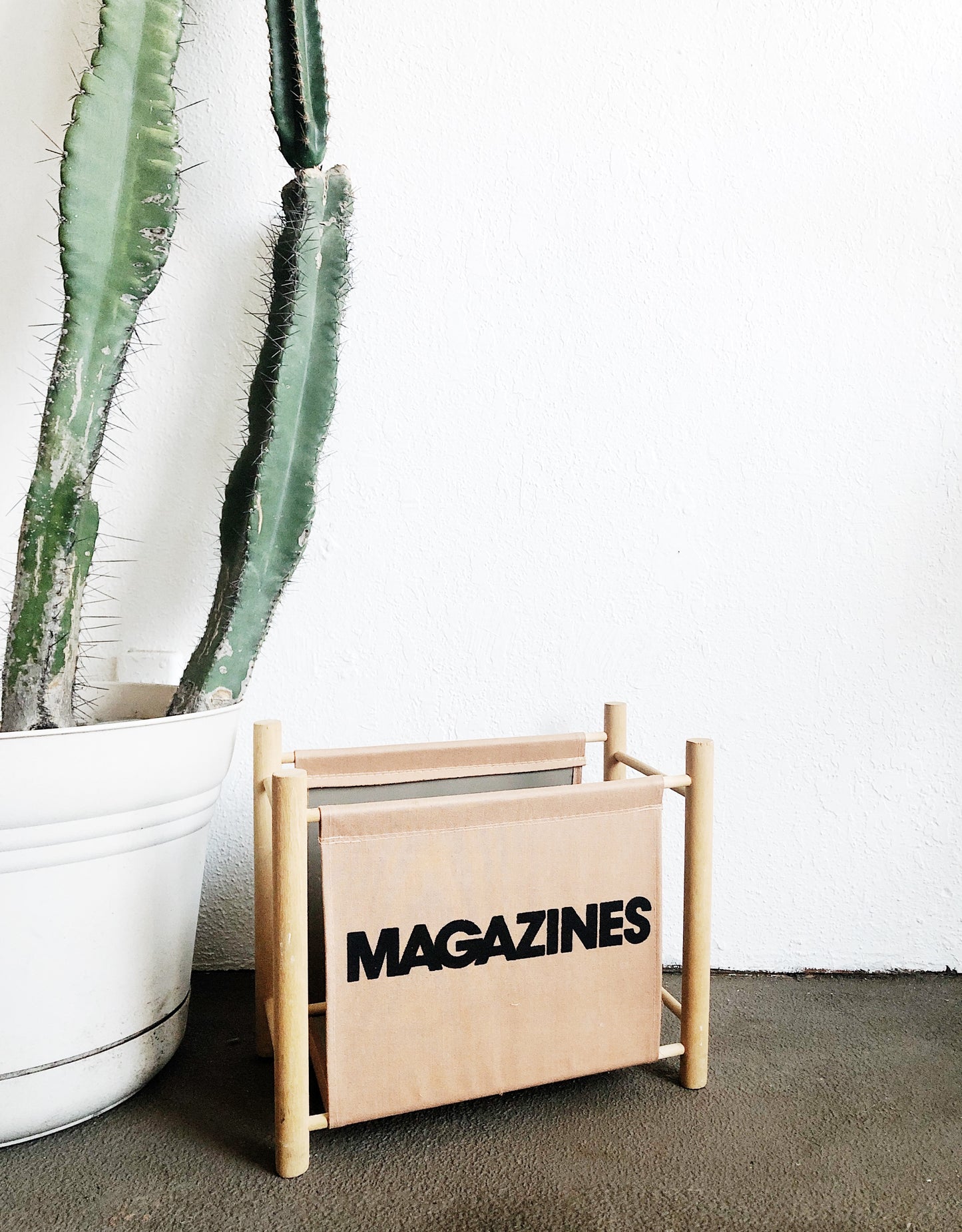 Vintage Knobler Magazine Rack