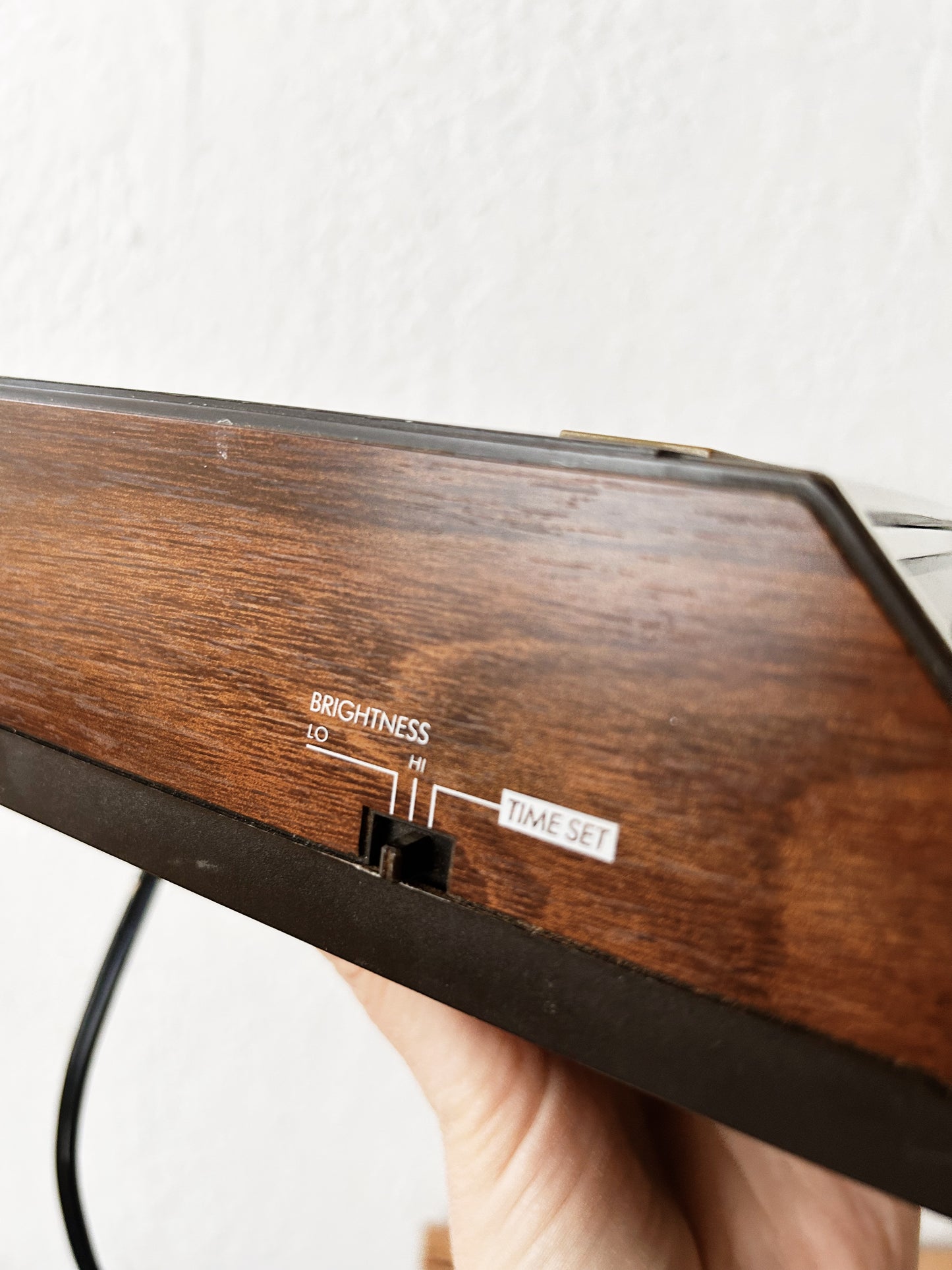 1980’s Vintage GE General Electric FM/AM Dual Alarm Digital Clock Radio