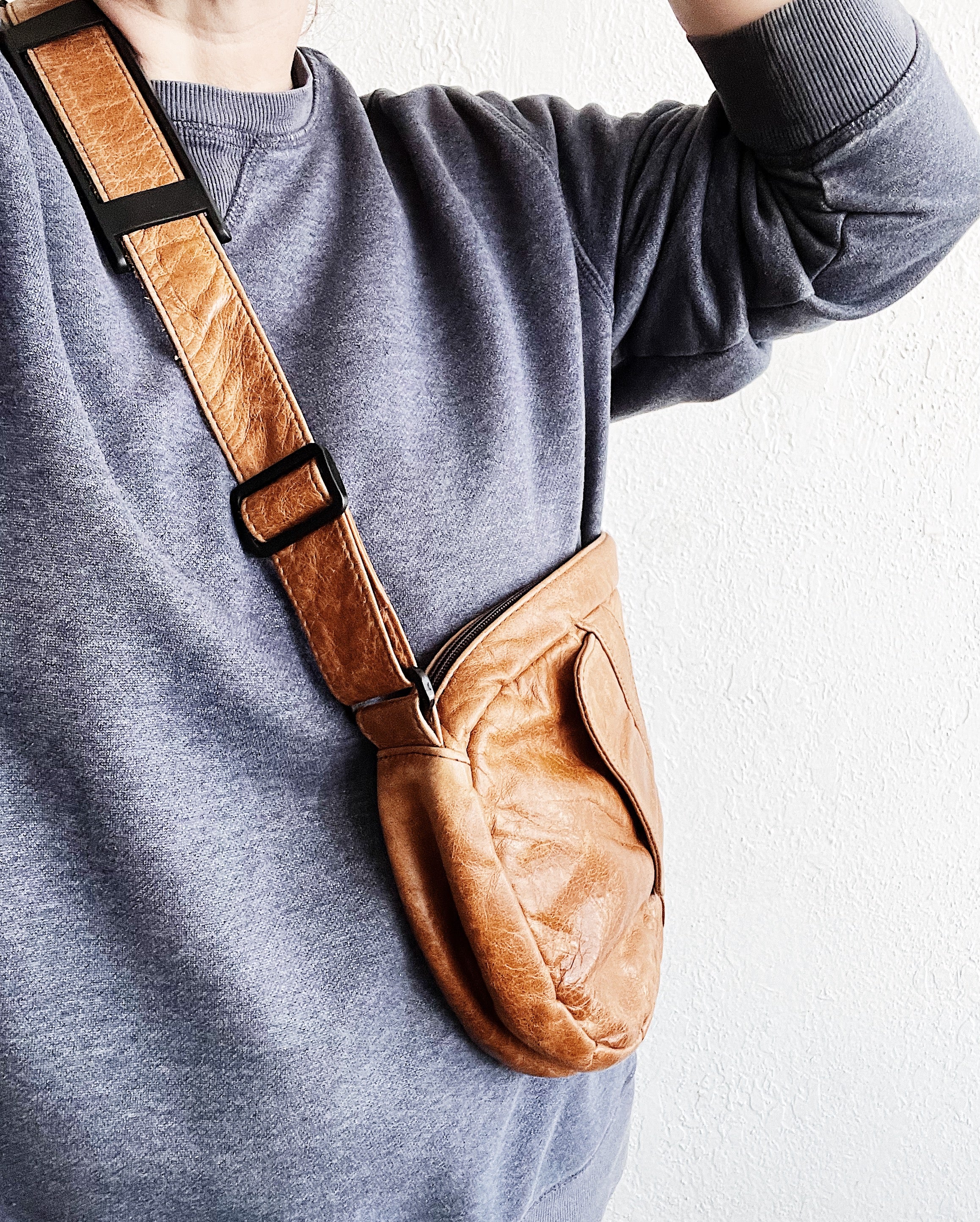 Maven Collective Cross Body Bag - Thumbnail 3