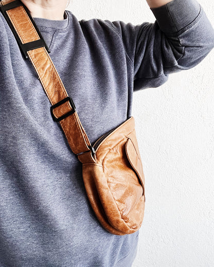 Vintage Leather Cross Body Pack