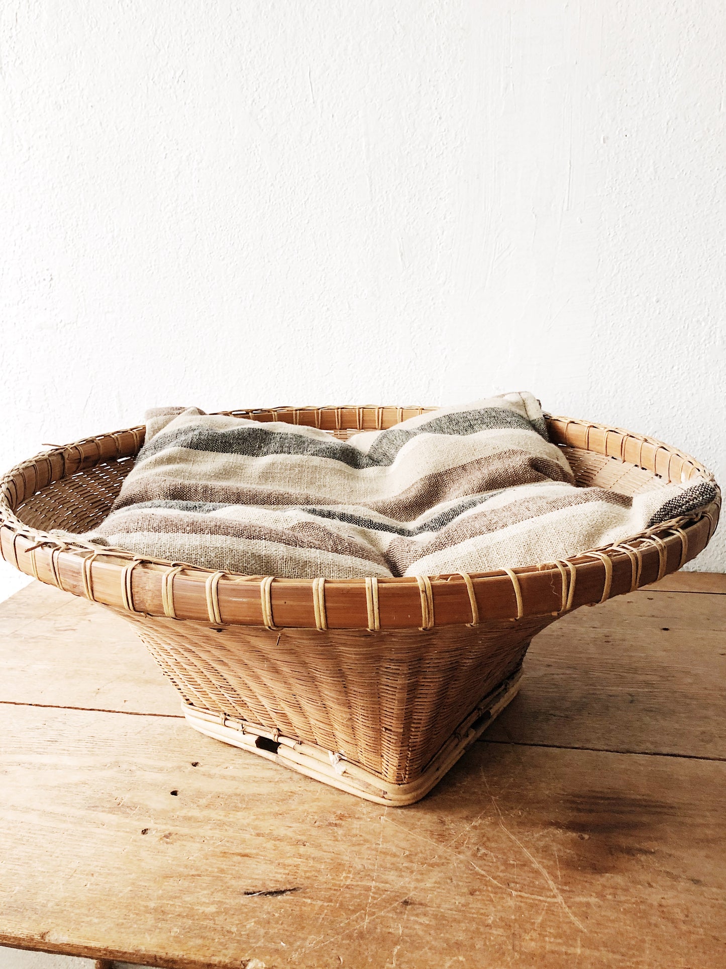 Vintage Bamboo Pet Bed