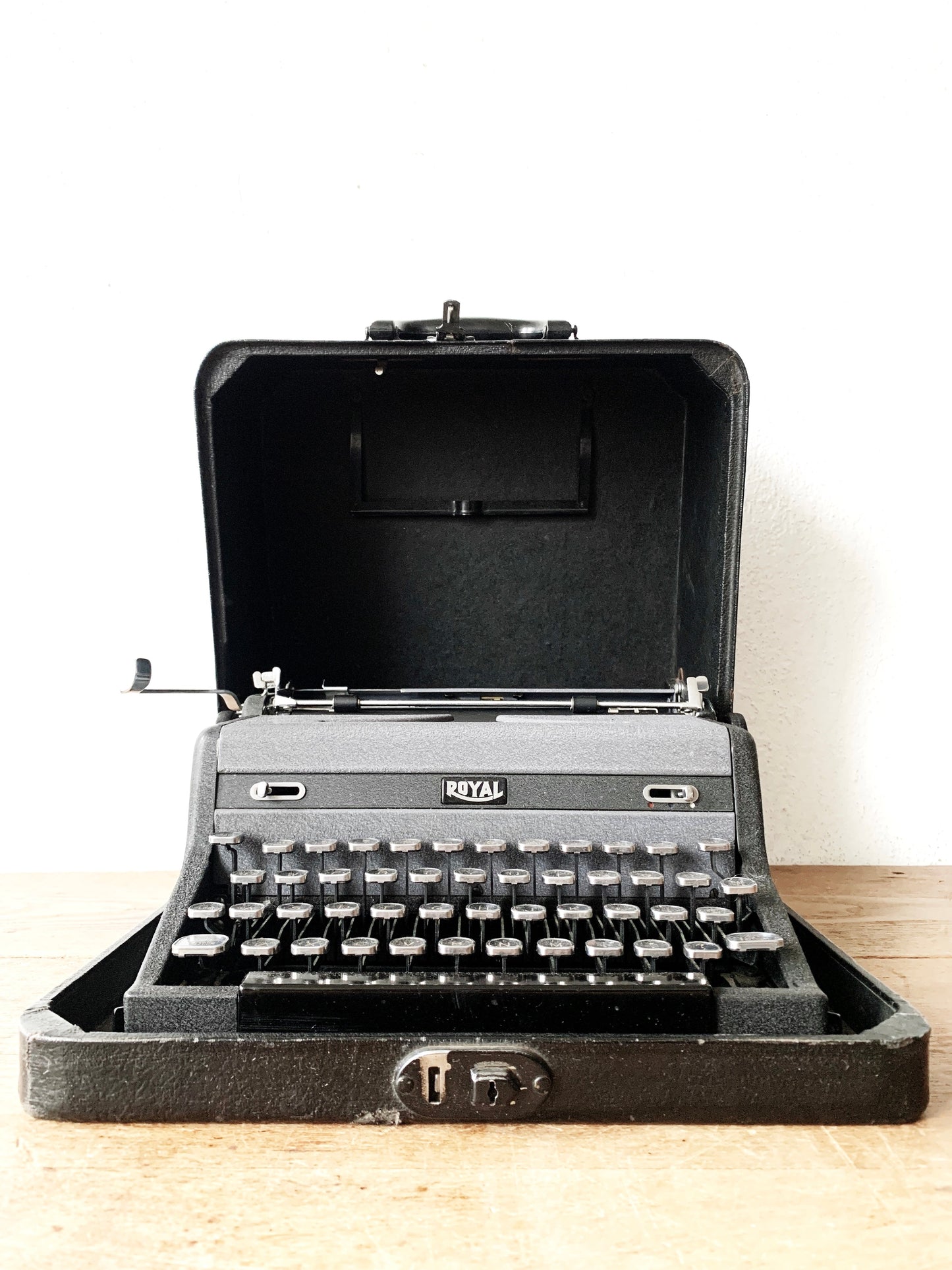 1930’s Royal Deluxe Typewriter with Case