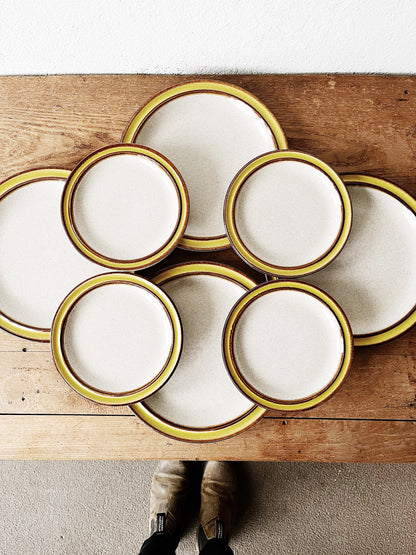 Vintage Suncraft Stoneware Plate Set