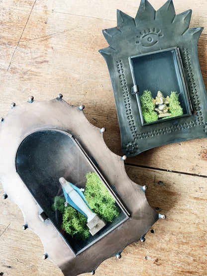 Tin Devotional Shadow Box Nicho