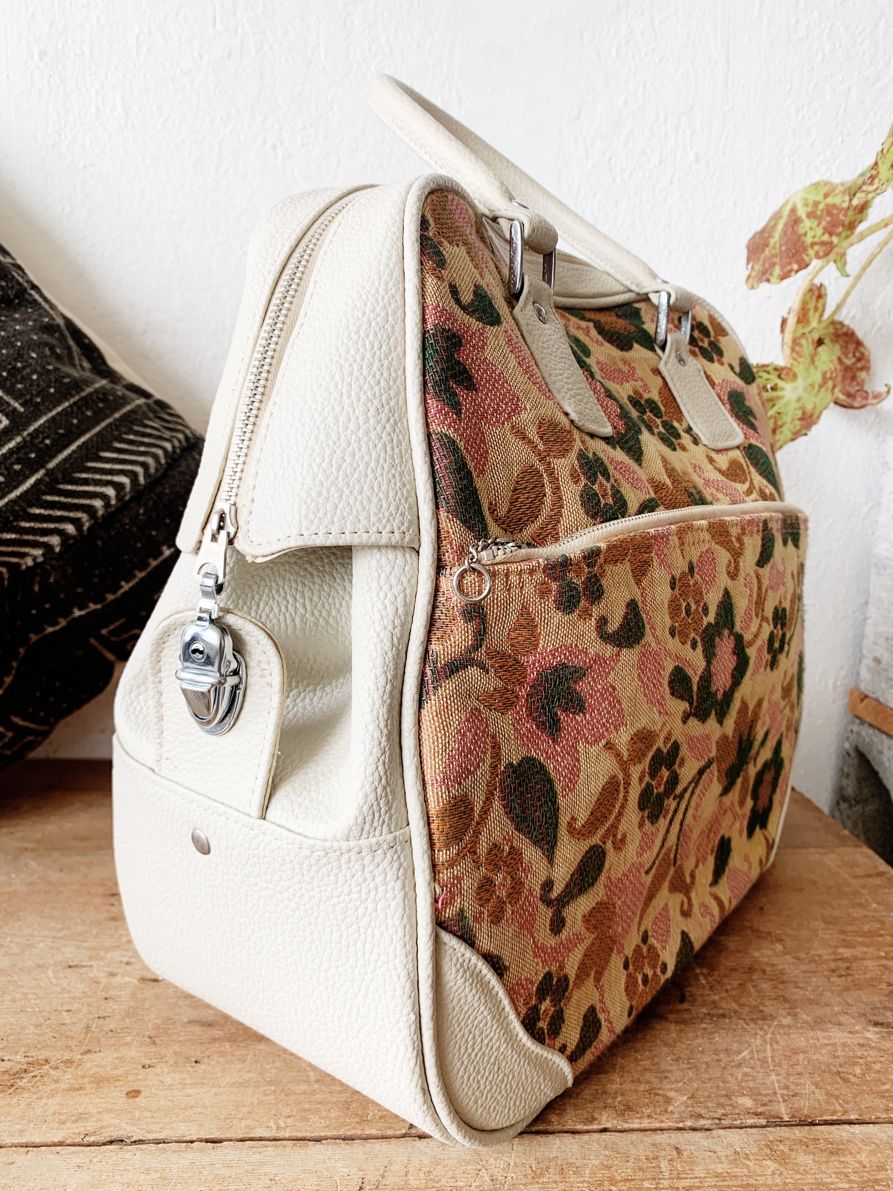 Vintage Samsonite Saturn Overnighter