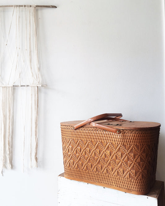Vintage Redmon Picnic Basket