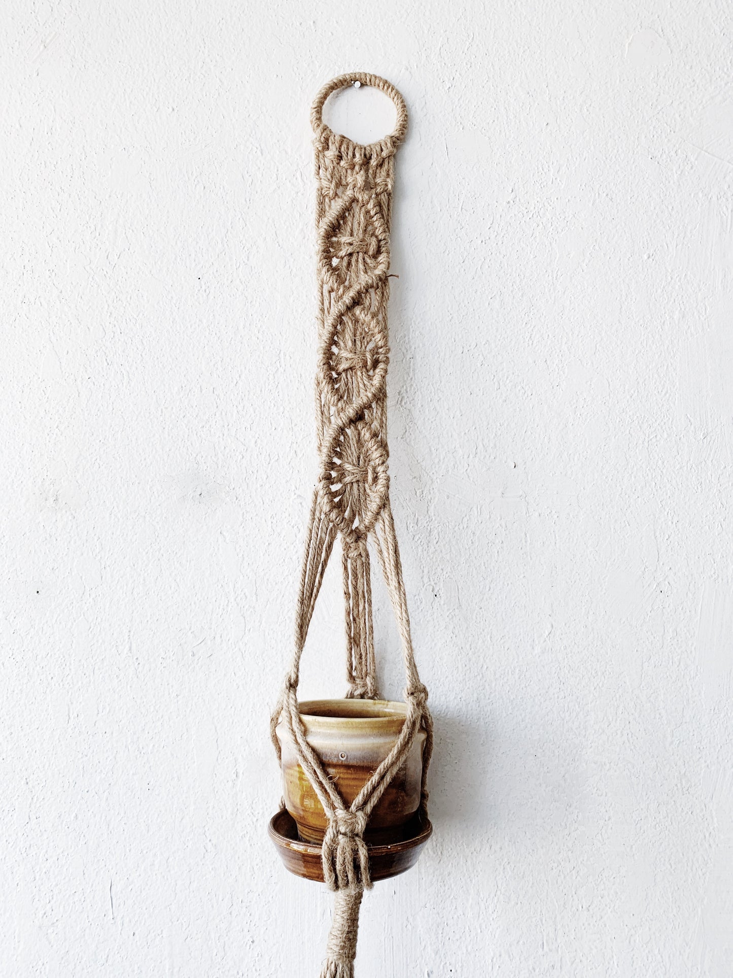 Vintage Macrame Plant Hanger / Ceramic Tray Pot