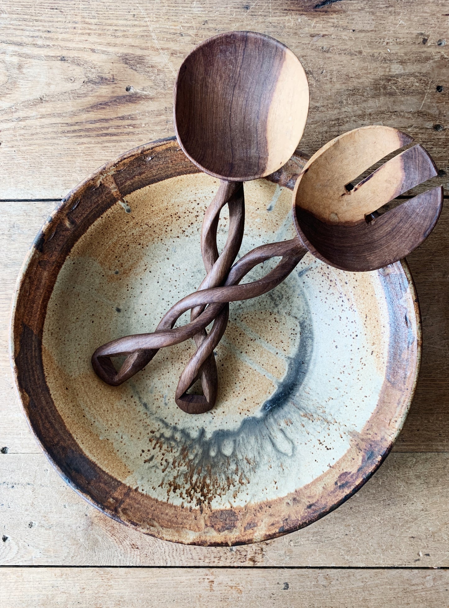 Large Pottery Bowl with Olive Wood Servers