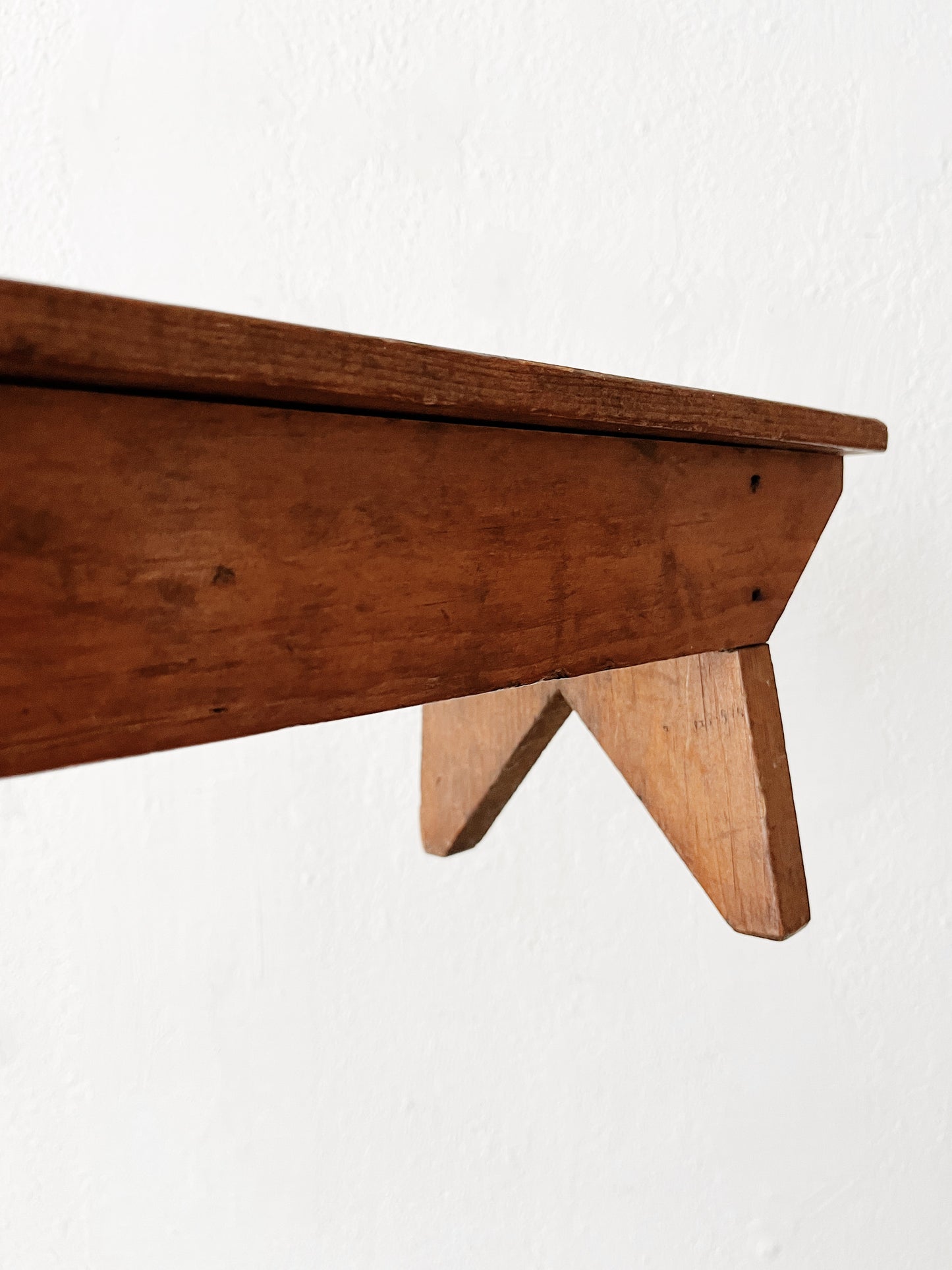 Primitive Boot Bench