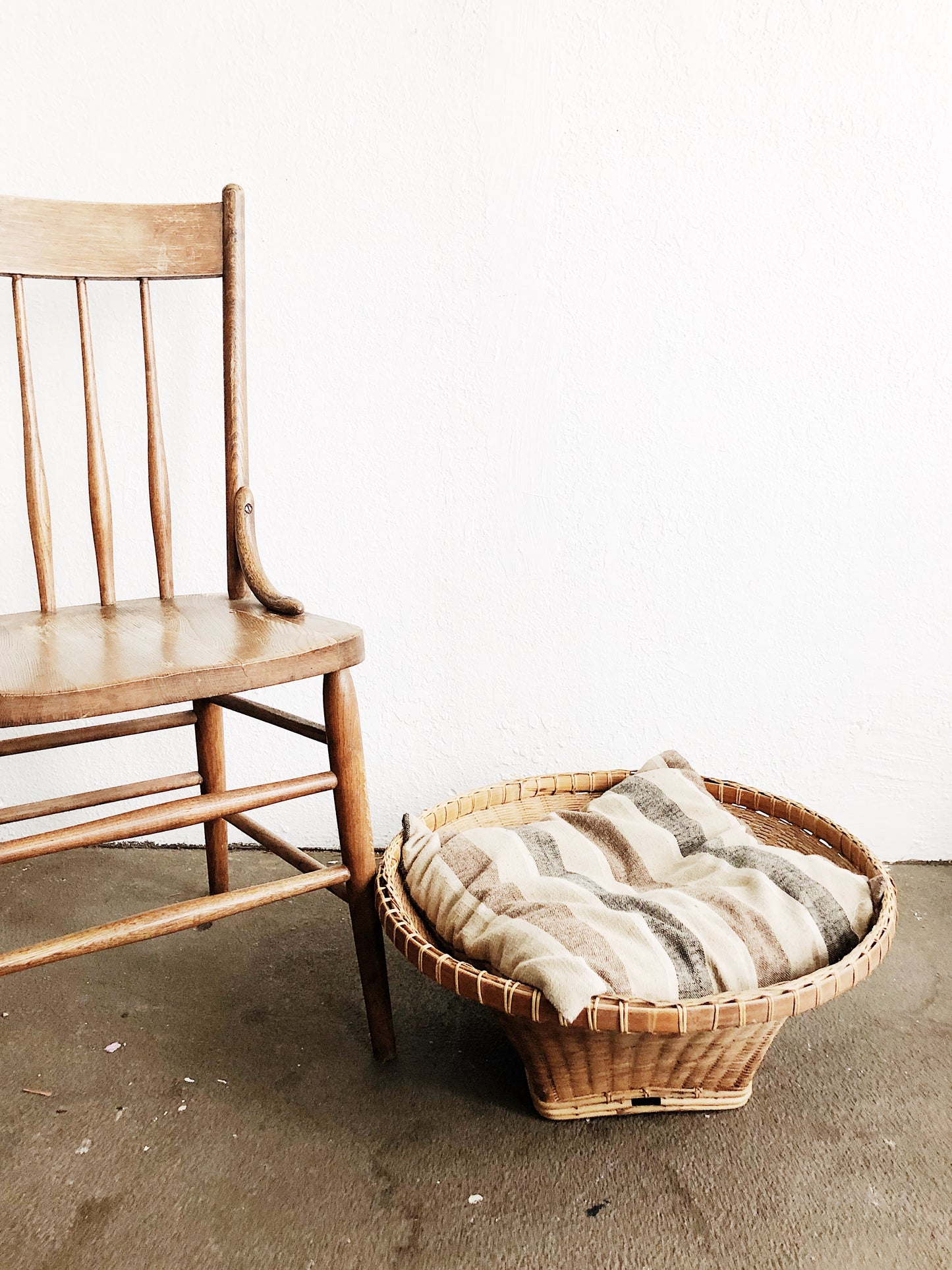 Vintage Bamboo Pet Bed