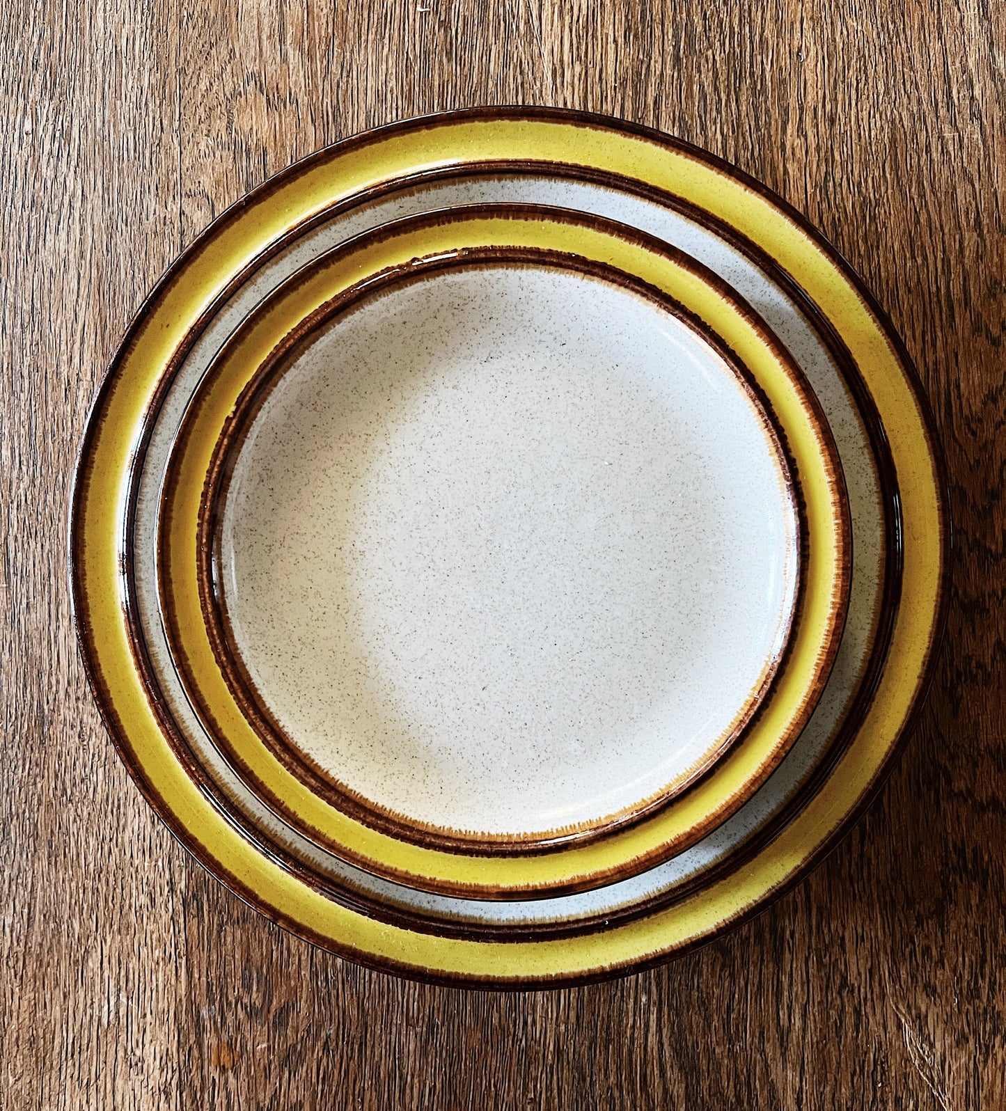 Vintage Suncraft Stoneware Plate Set