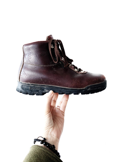 Vintage Vasque Sundowner Leather Hiking Boots