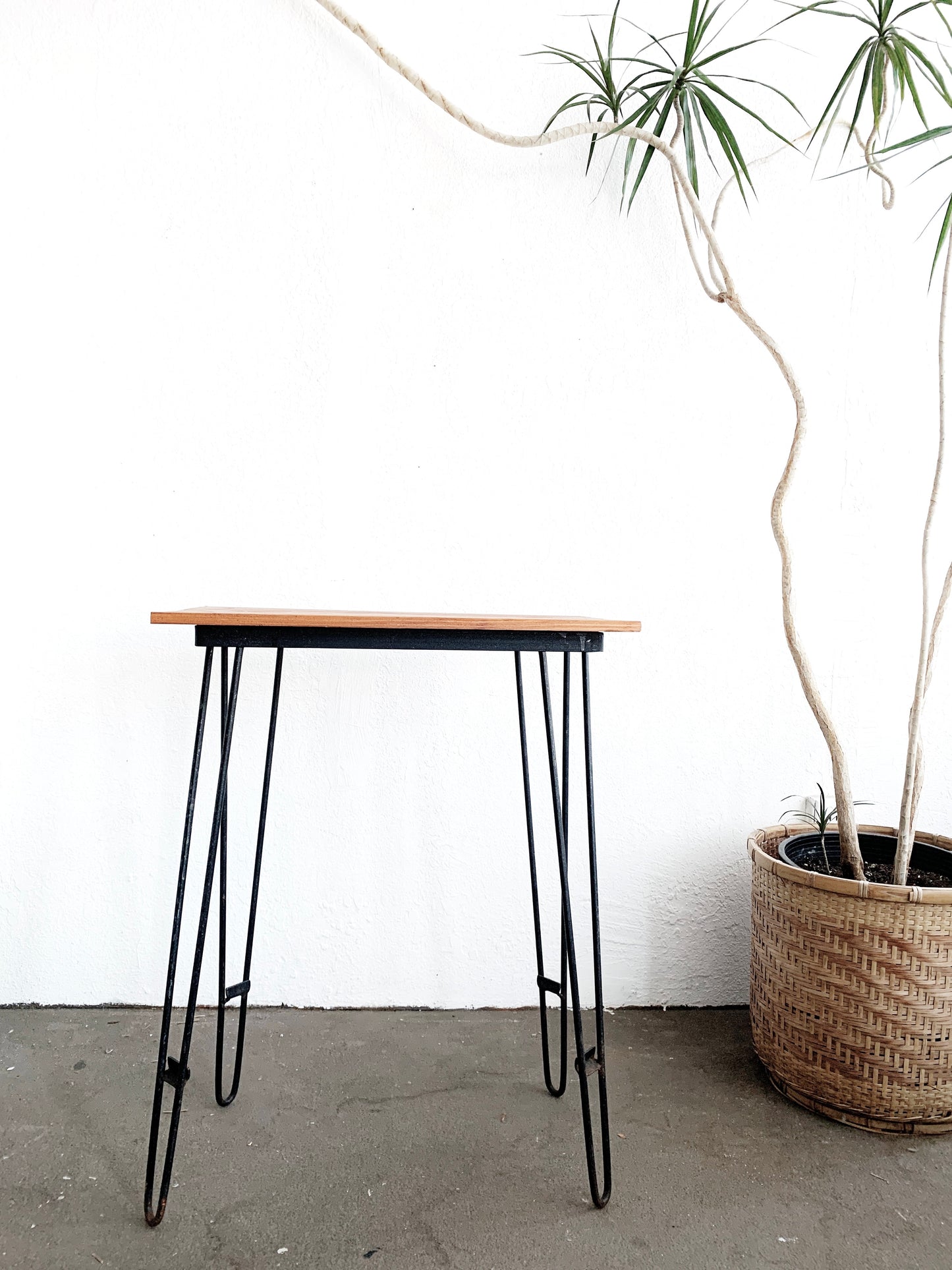 Hand Crafted Hair Pin Leg Table